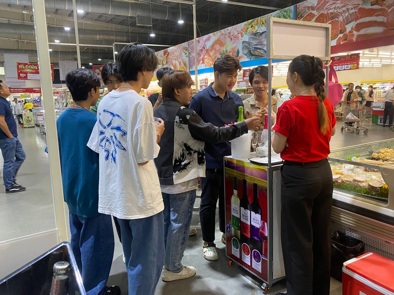 SPY Sparkle Fruit Revolutionizing FMCG Distribution with Da Houg Heng at Makro Cambodia - Image 45